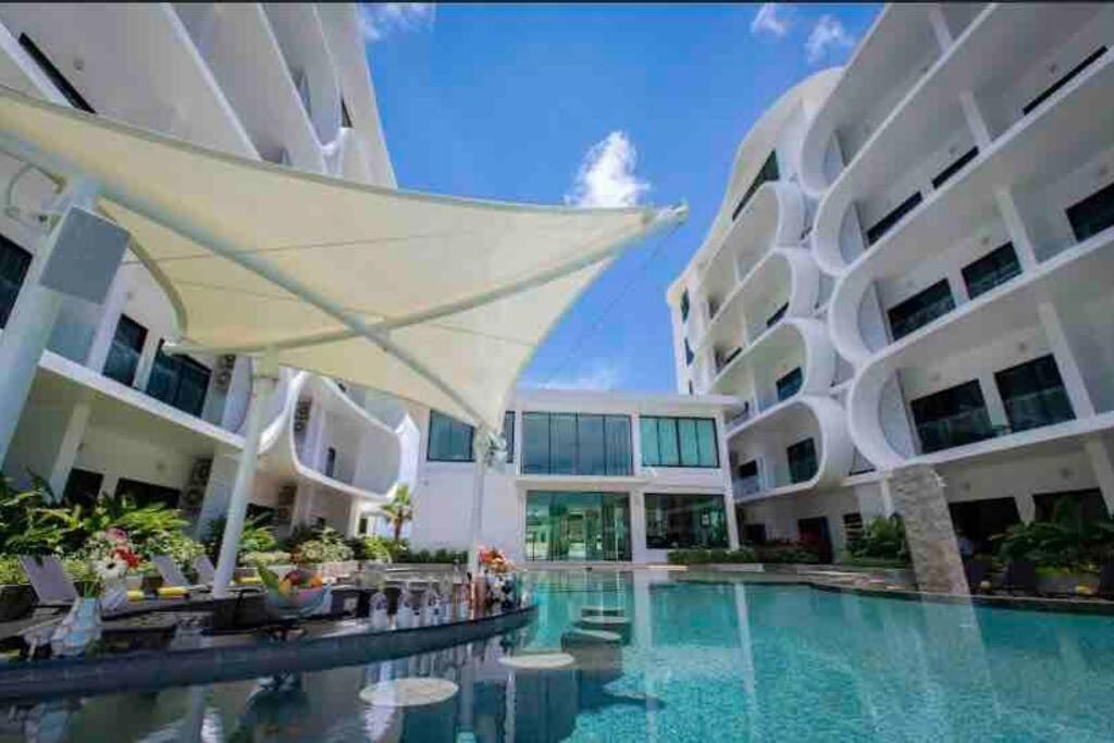 1 bdr apartment in Utopia Naiharn by Capital pro